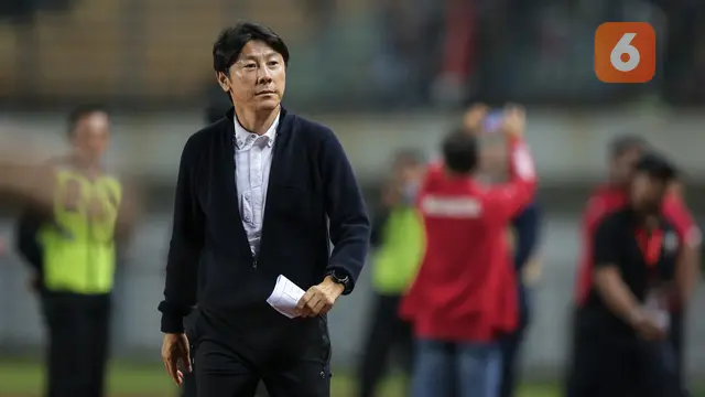 Foto: Intip Outfit yang Digunakan Shin Tae-yong, Anak Muda Banget