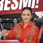 KD-Dewa menyerahkan berkas pendaftaran Pilkada Batu. (Foto: Instagram/krisdayanti_official)