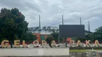 Angin kencang sebabkan kerusakan di Stadion Pakansari Bogor. (LIputan6.com/Achmad Sudarno)