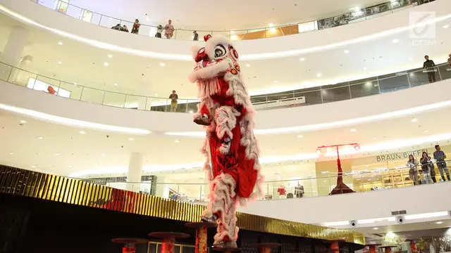 Menikmati Aksi Pemain Barongsai Juara Internasional di Jakarta