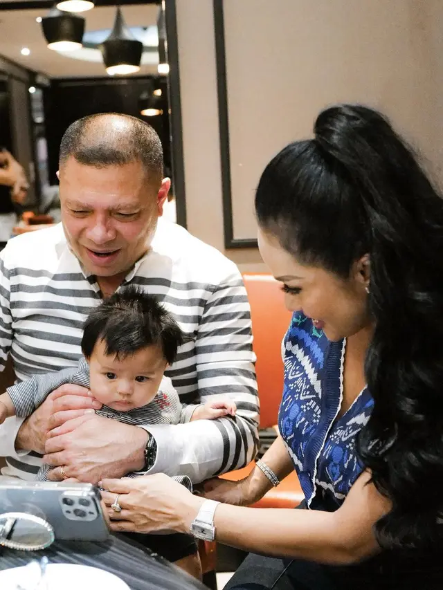 Baby Ameena dan Raul Lemos