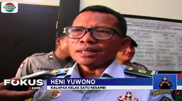 Tidak terima razia alat komunikasi digelar petugas lapas, sejumlah narapidana di Lembaga Pemasyarakatan Kelas I Kesambi, Cirebon, Jawa Barat, mengamuk.