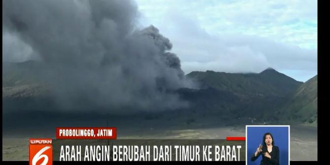 Semburan Abu Vulkanik Gunung Bromo Kini Mengarah ke Pasuruan dan Malang