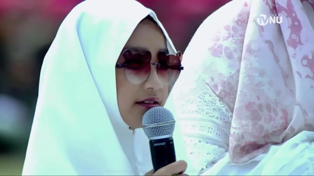 Yasmin Najma Falihah, gadis cilik dari Pondok Pesantren Daarul Falah, Glenmore, Banyuwangi Pelantun  Sholawat  Asygin di puncak Peringatan 1 Abad Harla NU di Sidoarjo (Istimewa)