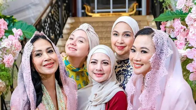 Potret Cantik Cut Keke Berhijab. (instagram/cutkeke_xavier)