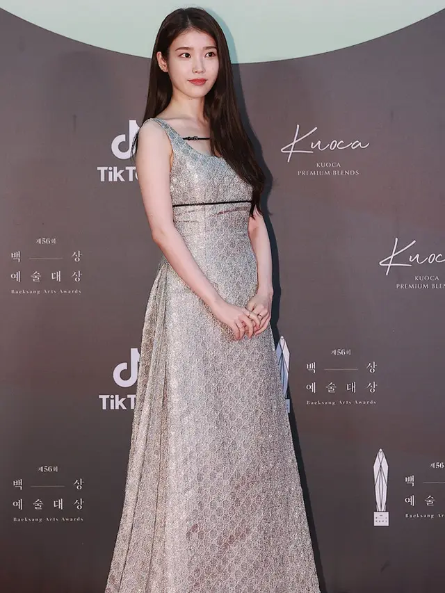 [Fimela] IU di Beksang Arts Awards 2020