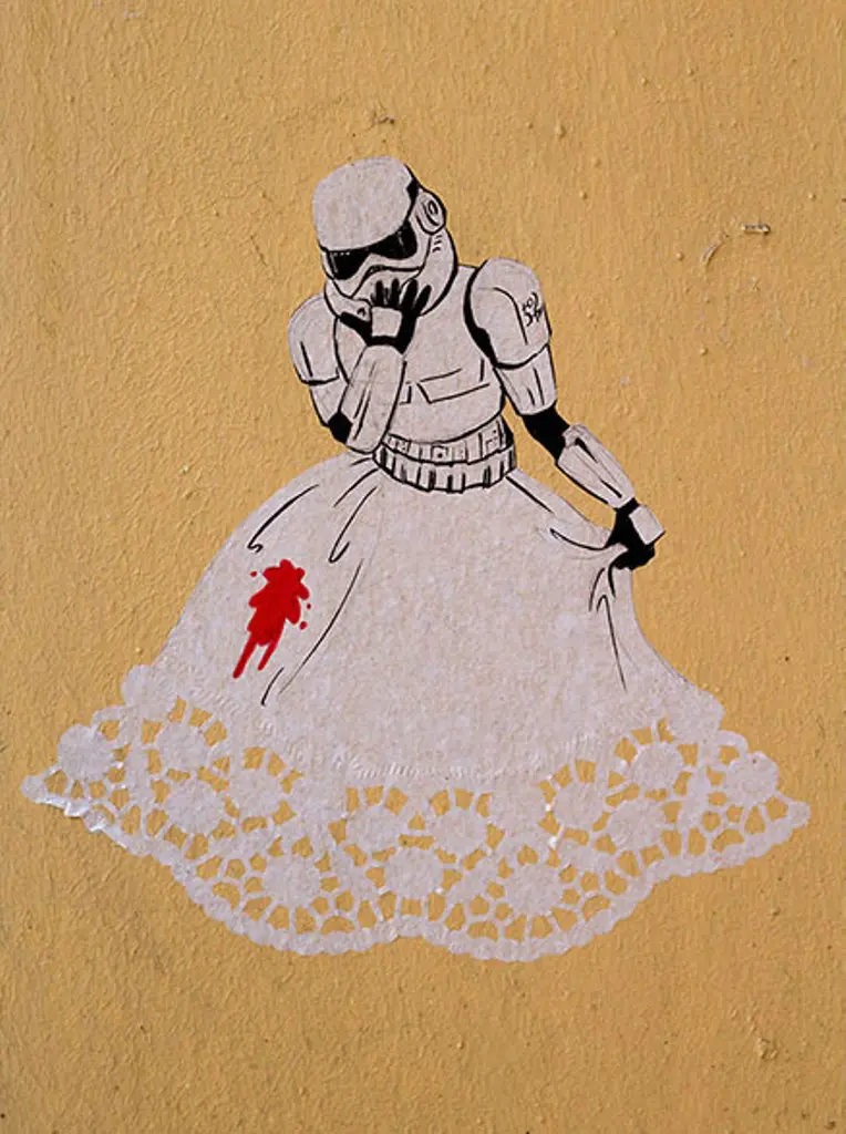 Stormtrooper menstruasi. Eh tembus! . (Via: boredpanda.com)