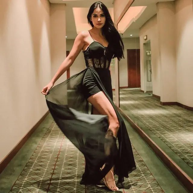 7 Potret Terbaru Estelle Linden, Main Series Baru Bareng Mischa Chandrawinata