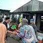 Wakil Bupati Kutai Kartanegara (Kukar), Rendi Solihin memberikan dukungan moril kepada korban kebakaran di Kelurahan Timbau, Kecamatan Tenggarong, Rabu (20/3/2024).