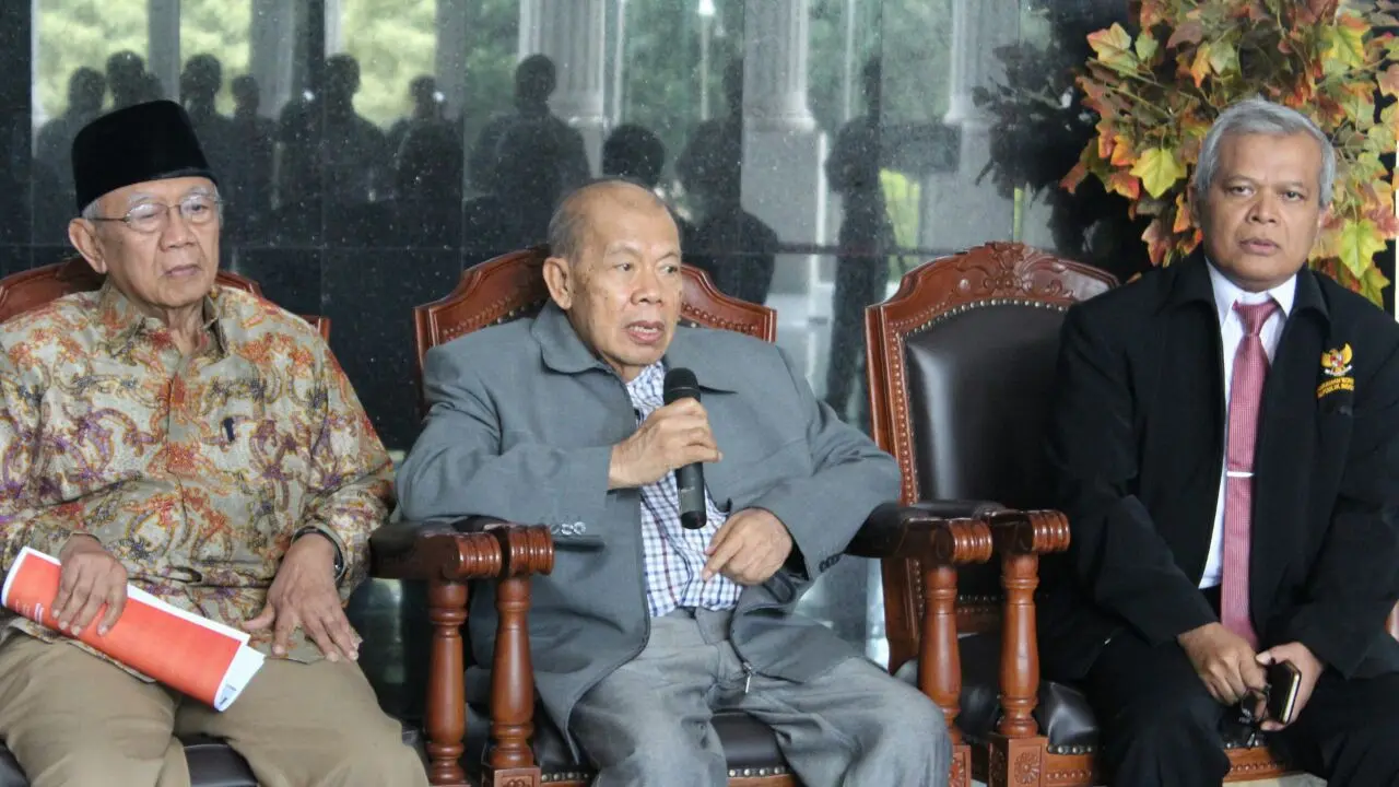 Dewan Etik MK menggelar konfrensi pers. (Liputan6.com/Rezky Apriliya Iskandar)
