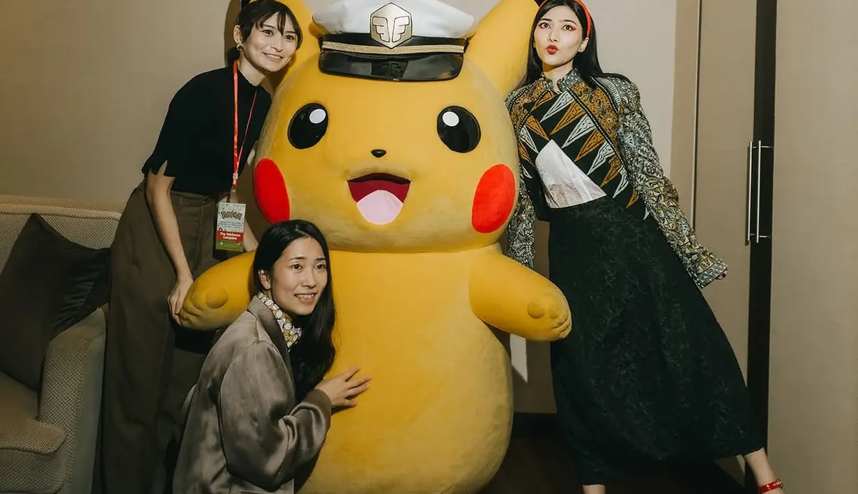 Seperti biasanya, Isyana Sarasvati tampil cantik dengan gaya anggun yang khas [@isyanasarasvati]