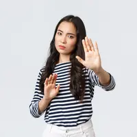 Ilustrasi menolak ajakan buka bersama./copyright freepik.com/benzoix