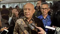 Menteri Koperasi dan UKM Teten Masduki buka suara terkait susu ikan yang merupakan salah satu program andalan Presiden terpilih Prabowo Subianto.