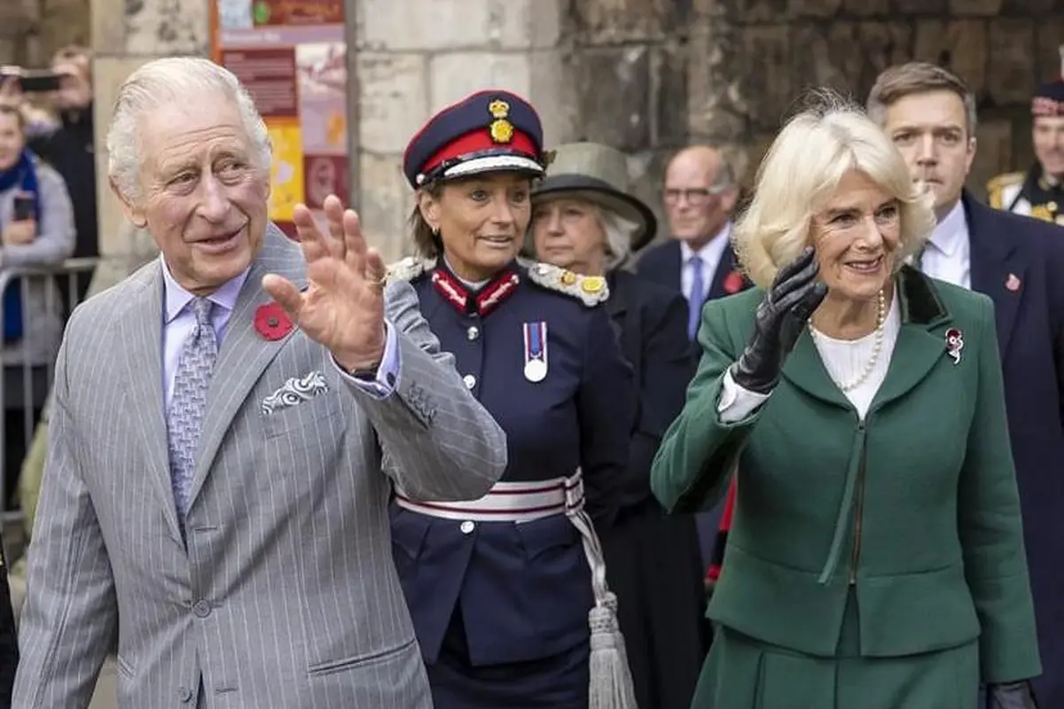 Raja Charles III Dilempari Telur di Depan Umum, Sikap Tenangnya Jadi Sorotan
