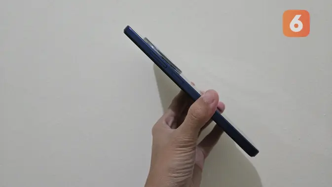 <p>Penampakan tiap sisi Redmi 14C (Liputan6.com/ Agustin Setyo Wardani)</p>