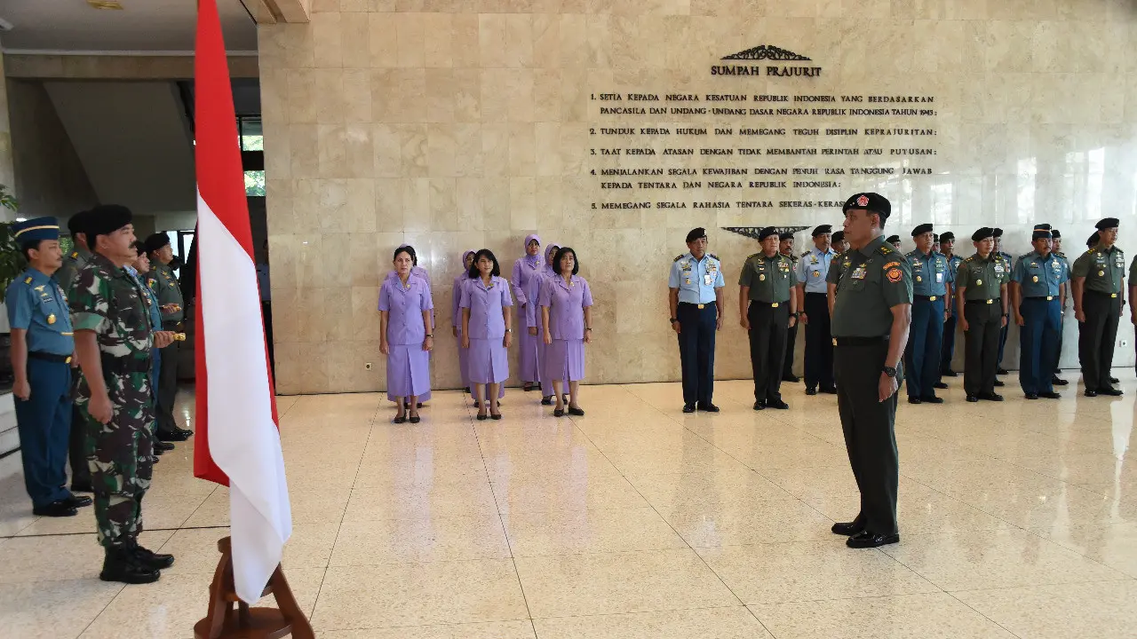 Panglima TNI Marsekal Hadi Tjahjanto Pimpin Acara Kenaikan Pangkat 33 Perwira Tinggi (Pati) TNI di Gedung Soedirman Mabes TNI, Cilangkap, Jakarta Timur, Kamis 2 Mei 2019. (Foto: Puspen Mabes TNI)