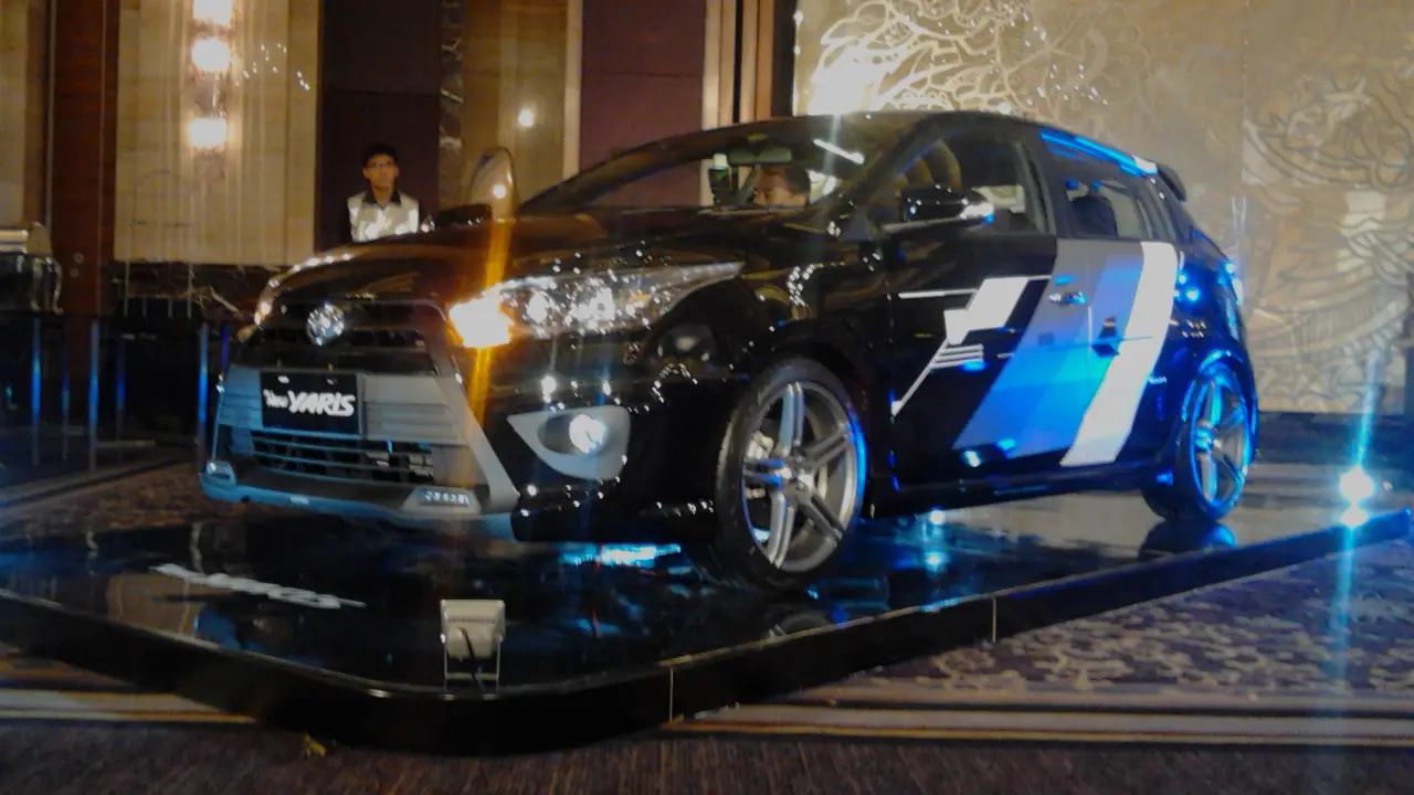 Mobil Yaris