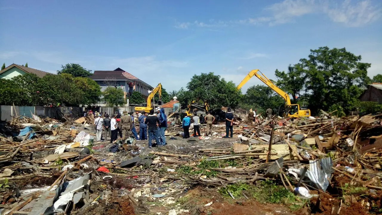 Satpol PP Tangerang bongkar sejumlah bangunan liar