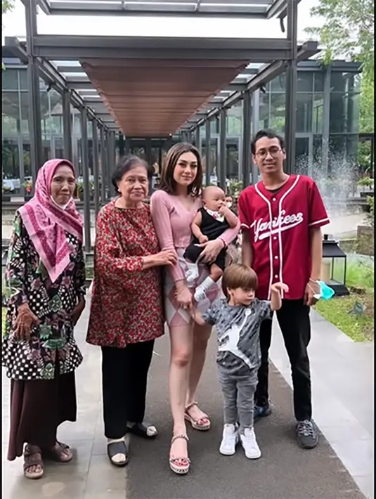 (Instagram/celine_evangelista)