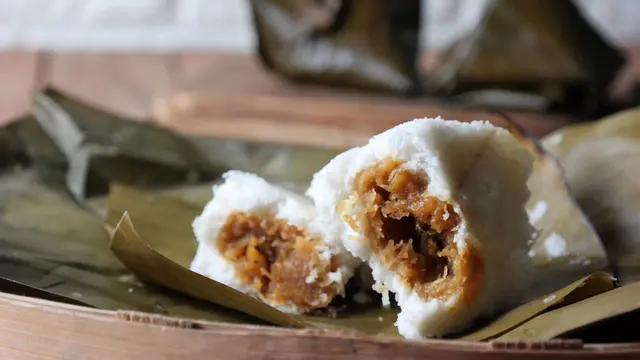 kue tradisional ombusombus dongkal awug