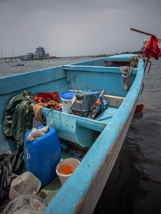 Menurut Palang Merah, yang stafnya mewawancarai para migran, perahu tersebut meninggalkan pantai Senegal delapan hari sebelumnya. (Handout / SPANISH RED CROSS / AFP)