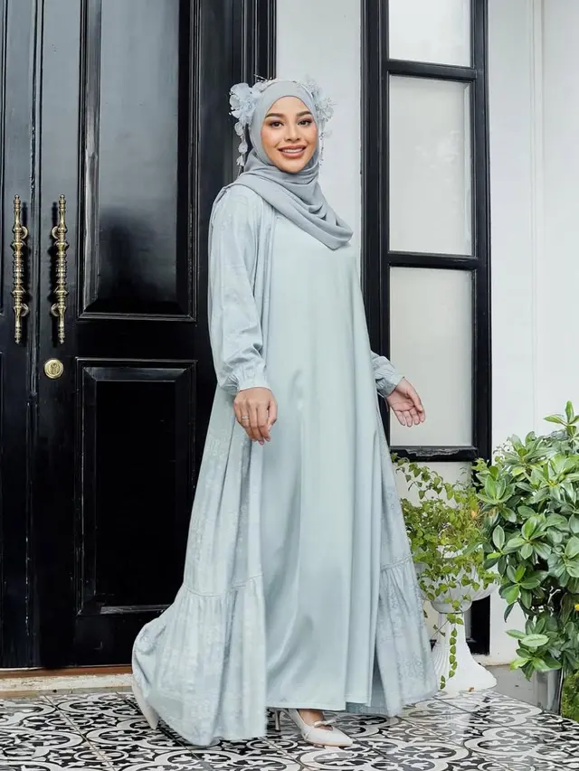 Hijab Aurel Hermansyah untuk Lebaran 2025. (credit: instagram.com/aurelie.hermansyah)