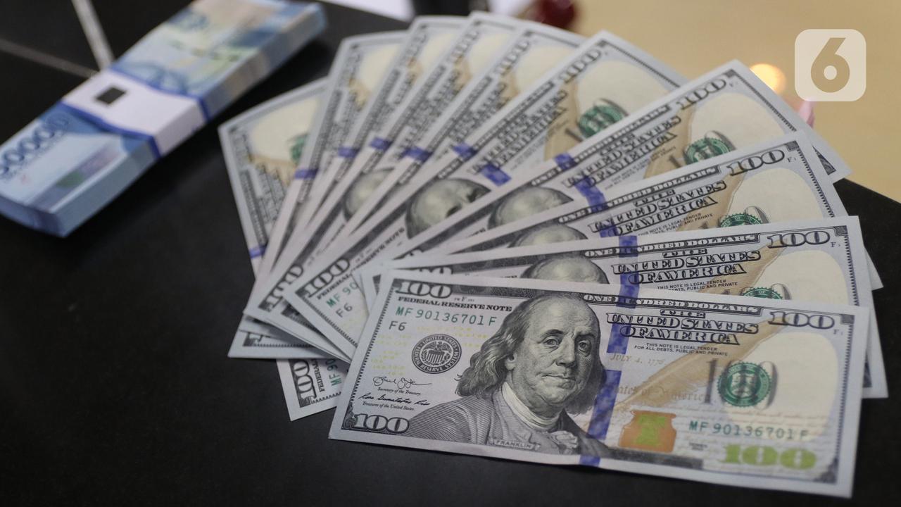 Kurs Dolar AS Berjaya, Rupiah Bisa Anjlok ke Level Segini