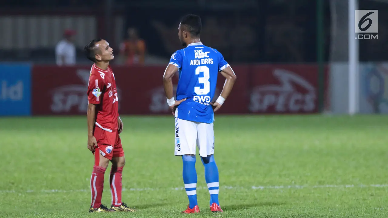 Momen Persahabatan di Laga Persija vs Persib