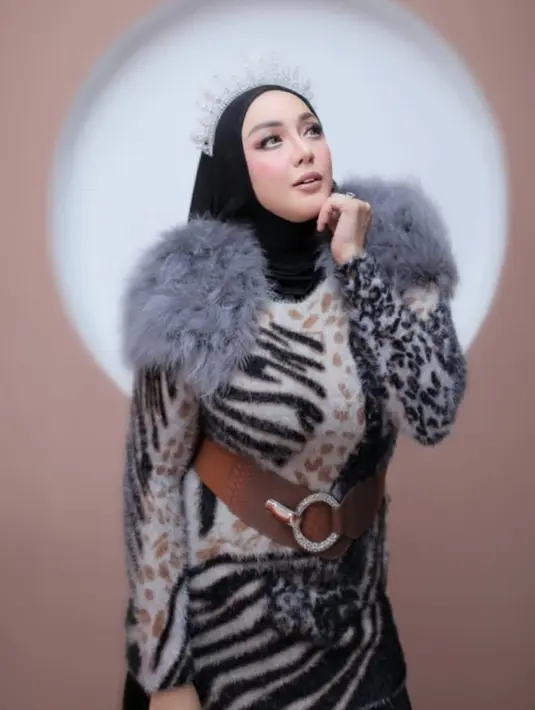 <p>Sayangnya sosok Regina Andriane menghilang begitu saja dan tak lagi tampil di televisi. Nama Regina pun perlahan-lahan meredup dari dunia hiburan Tanah Air dan terlupakan. (FOTO: instagram.com/reginaandriane/)</p>