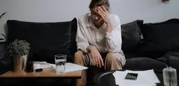 Temukan perbedaan antara kelelahan biasa dan burnout untuk menentukan kapan tubuh benar-benar membutuhkan istirahat total. [Dok/Pexels.com/Ron Lach].