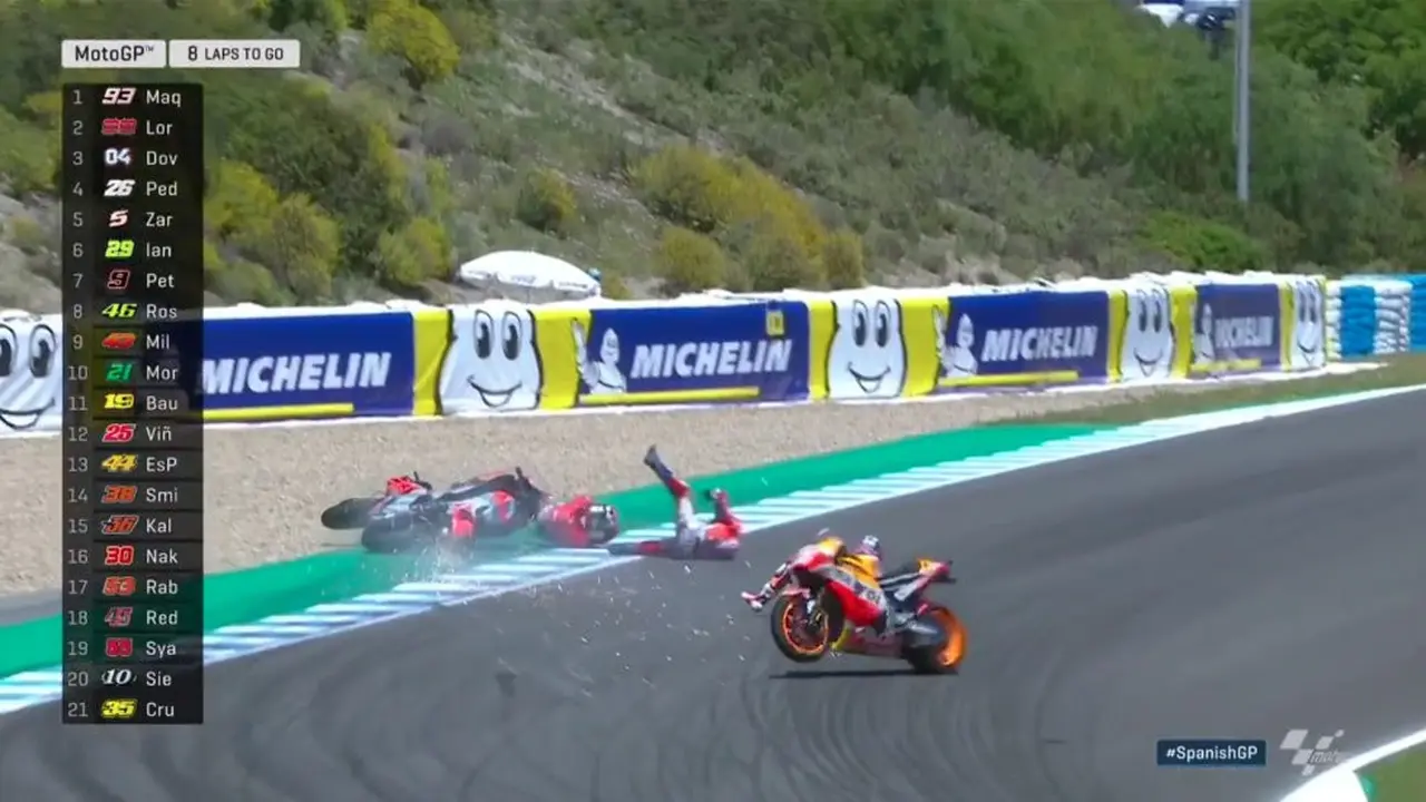 Dua pembalap Ducati, Jorge Lorenzo dan Andrea Dovizioso, serta pembalap Repsol Honda, Dani Pedrosa, gagal merampungkan balapan balapan MotoGP Jerez di Sirkuit Jerez, Spanyol, Minggu (6/5/2018).