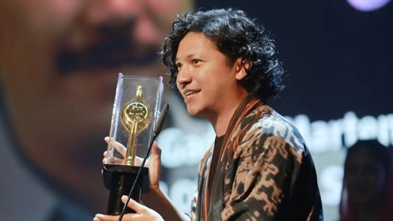 Piala Citra berlapir emas
