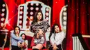 Dalam acara itu, Suzy menghibur para penggemarnya dengan menyanyikan lagu-lagu seperti Sober, Holiday, dan Loving Someone Else. Selain itu, ia juga menyiapkan cover dance dan lagu berbahasa Taiwan. (Foto: allkpop.com)