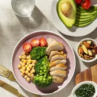 Siapa sangka? Meskipun efektif turunkan berat badan, diet rendah karbohidrat tetap bisa tidak berfungsi dengan baik jika kita tetap melakukan kesalahan-kesalahan ini. Yuk, simak selengkapnya di sini! (Foto dok: Freepik/jcomp).