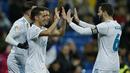 Para pemain Real Madrid merayakan gol Lucas Vazquez (kiri) saat melawan Numancia pada laga Copa Del Rey di Santiago Bernabeu stadium, Madrid, (10/01/2018). Real Madrid unggul agregat 5-2 atas Numancia. (AP/Francisco Seco)