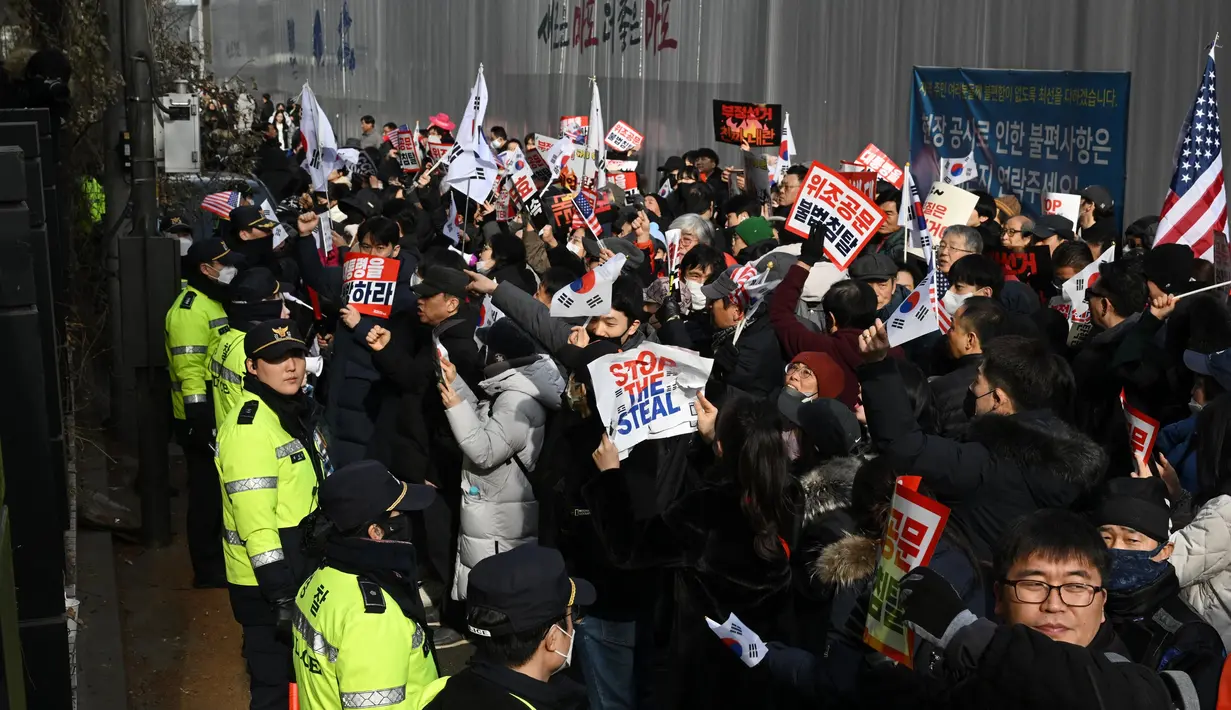 Pihak pengadilan kemudian menolak menerima permohonan tersebut mengingat tidak ada alasan untuk meminta peninjauan keabsahan. (JUNG Yeon-je/AFP)