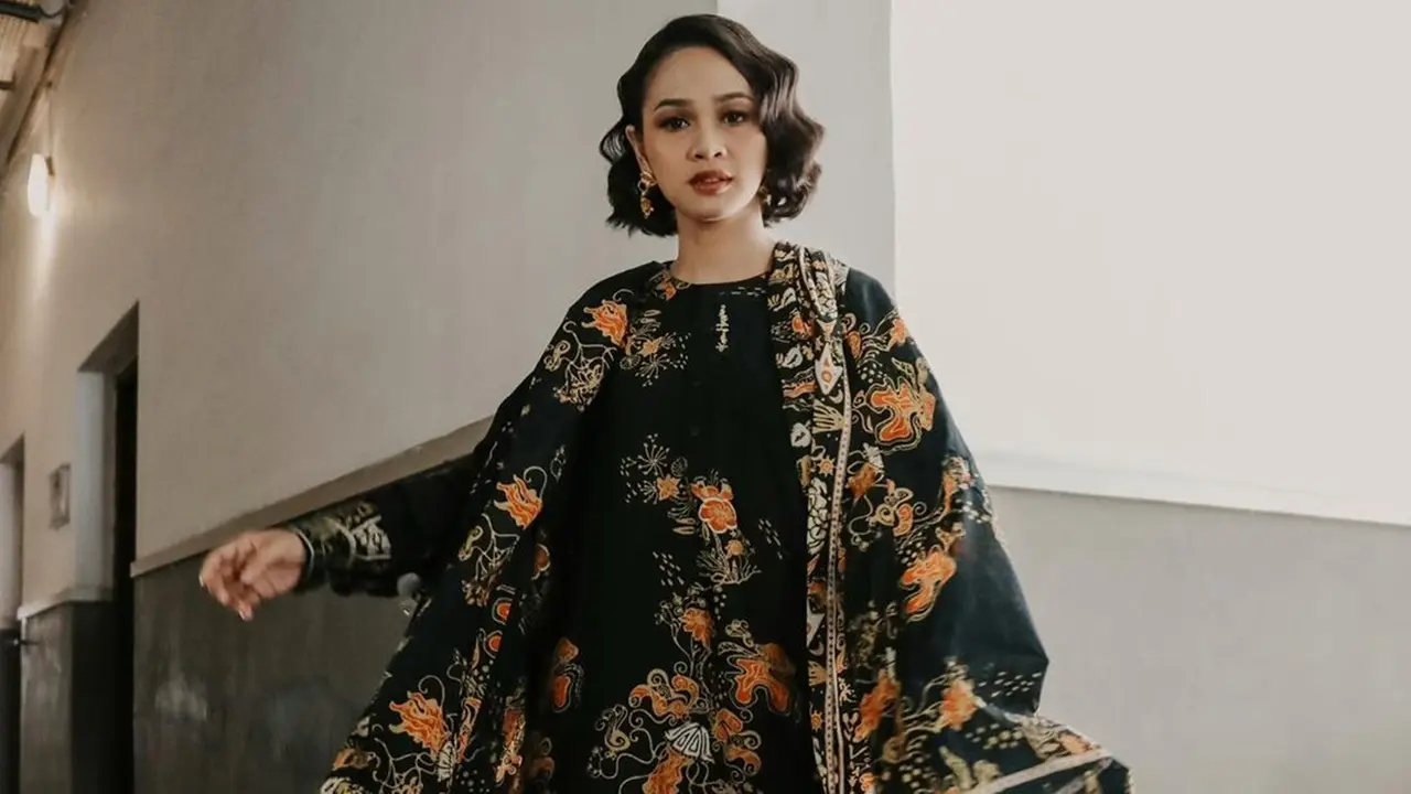 Potret OOTD Andien dengan Kain Nusantara, Bisa Jadi Inspirasi