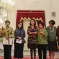 Tim Pansel Capim KPK memberikan keterangan pers usai bertemu Presiden Joko Widodo di Istana Merdeka, Jakarta (1/9/2015). Tim Pansel KPK telah menyerahkan delapan nama hasil seleksi capim KPK kepada Presiden Joko Widodo. (Liputan6.com/Faizal Fanani)