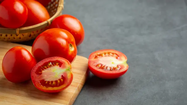 Tomat Mengandung Sumber Vitamin C yang Berfungsi sebagai Antioksidan