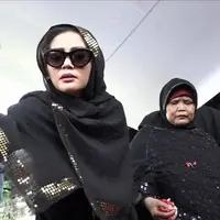 Kristina mengenang moment terakhir kebersamaan dengan almarhumah ibunya, Dariyah. 