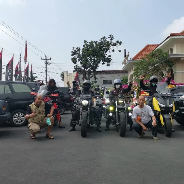 Kelompok Grandpa Biker jelajah pantura dari Jakarta ke Batu (Foto: Nugroho Dewanto)