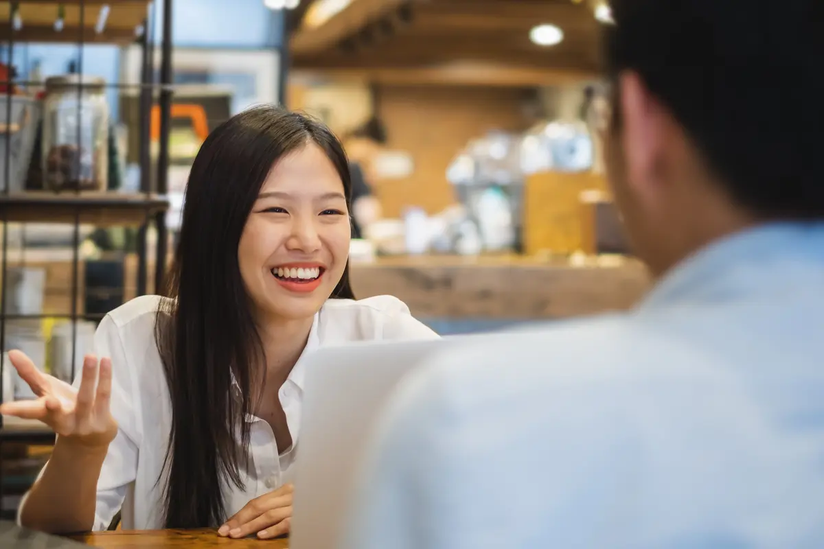 perempuan dan pasangan maret 14