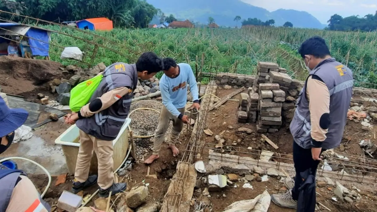 Kementerian PUPR menugaskan 50 orang CPNS Batch I sebagai Tim ke 2 untuk melakukan pendampingan teknis rehabilitasi dan rekonstruksi pasca bencana gempa.