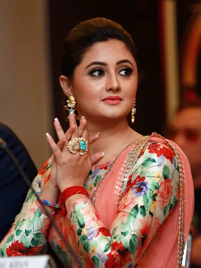 [Bintang] Rashami Desai