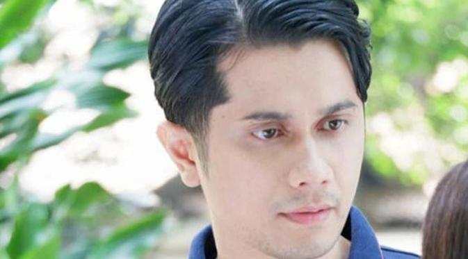 7 Aktor Tampan Yang Menghiasi Layar Sinetron Suara Hati Istri Dan Kisah Nyata Indosiar News Entertainment Fimela Com