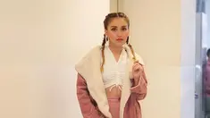 Ayu Ting Ting, pedangdut kelahiran 1992 ini dikenal sebagai pedangdut yang punya banyak pesona. Ia kerap tampil dengan berbagai gaya rambut kekinian salah staunya dengan dikucir dua. (Liputan6.com/IG/@ayutingting92)