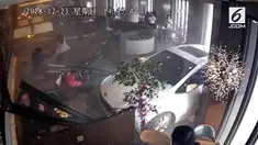 Sebuah mobil menabrak sebuah restoran di China. Diketahui sopir mengemudi dalam keadaan mabuk.
