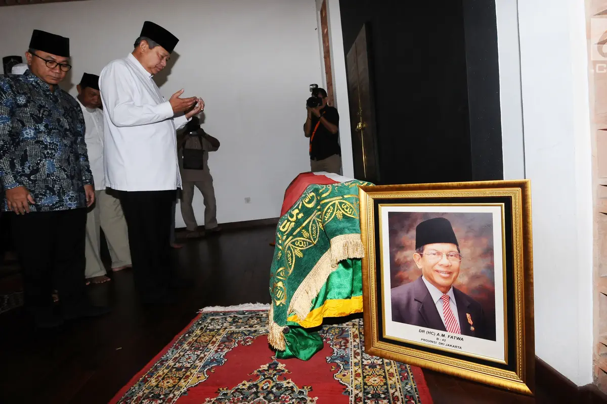 Sejumlah Tokoh Hadir Melayat Alm AM Fatwa