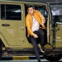 Tahun 2017 ini, Herjunot Ali mengaku harus lebih produktif lagi. Banyak cicilan sebagai alasan untuk mengesampingkan idealismenya dalam dunia seni peran. (Adrian Putra/Bintang.com)