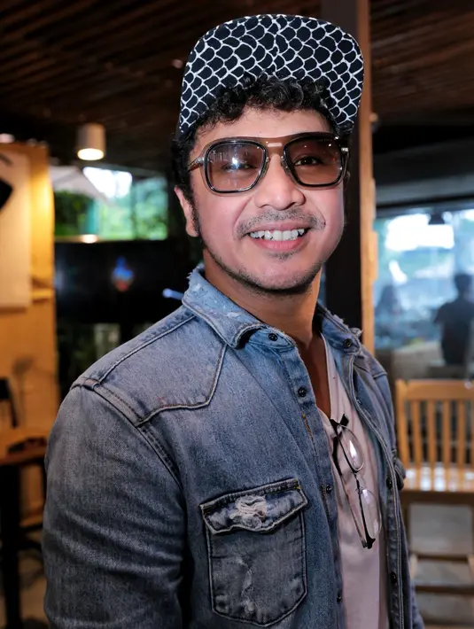 "6 tahun belakangan ada keinginan konser tunggal dan baru sekarang terealisasi. Terima kasih untuk manajemen, sama aja kaya album kelima kita," ucap Giring saat konferensi pers konser di kawasan Bintaro, Rabu (12/4). (Adrian Putra/Bintang.com)